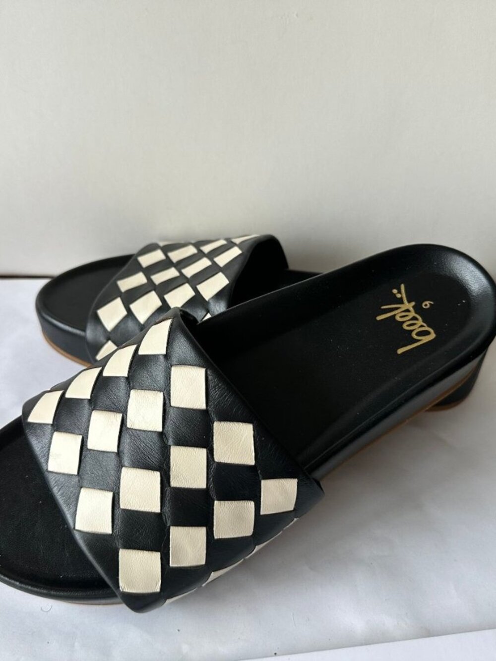 beek Pelican Leather Cream and Black Checkered Slide Sandals Size 9